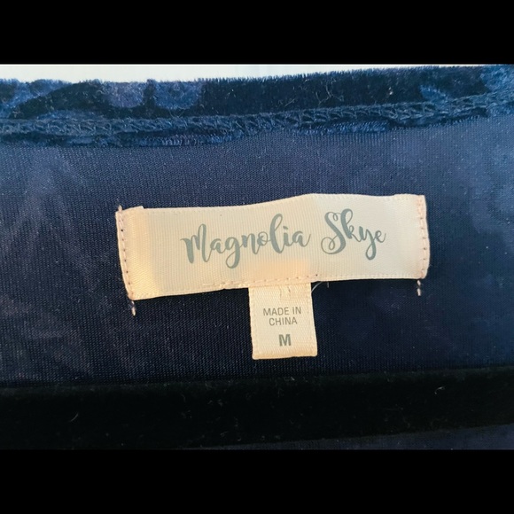 Magnolia Sky Velvet deep blue top - Picture 2 of 3